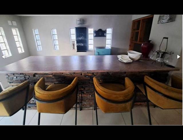 3 BEDROOM HOUSE FOR SALE IN HEUWELOORD